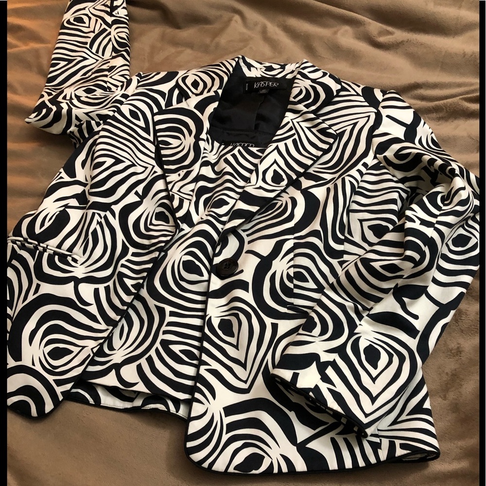 Classy Kasper Blazer and matching shell
